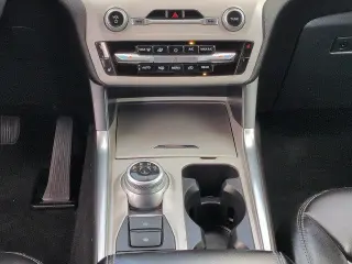 Ford Explorer 2023 AWD XLT SUV de 4 puertas