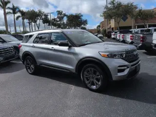 Ford Explorer 2023 AWD XLT SUV de 4 puertas