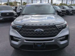 Ford Explorer 2023 AWD XLT SUV de 4 puertas