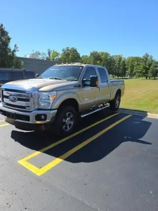Ford F-350 Super Duty 2011 4x4 Lariat 4 puertas Cabina Crew Cab Caja de 6.8 pies SRW Pickup