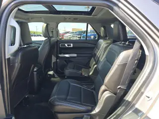 Ford Explorer 2023 AWD XLT SUV de 4 puertas