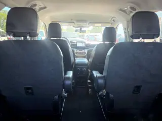 Ford Explorer 2024 con tracción en las cuatro ruedas XLT de cuatro puertas SUV