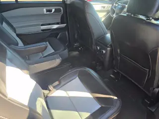 Ford Explorer 2024 con tracción en las cuatro ruedas XLT de cuatro puertas SUV