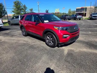 Ford Explorer 2024 con tracción en las cuatro ruedas XLT de cuatro puertas SUV