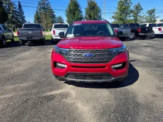 Ford Explorer 2024 con tracción en las cuatro ruedas XLT de cuatro puertas SUV