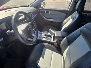Ford Explorer 2024 con tracción en las cuatro ruedas XLT de cuatro puertas SUV