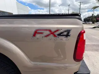 Ford F-250 Super Duty 2014 4x4 Lariat 4 puertas Cabina Crew Cab Pickup caja corta de 6.8 pies