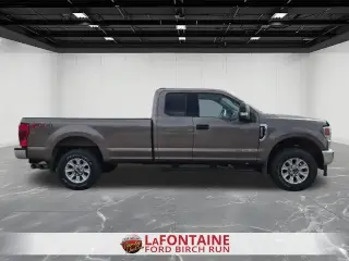 Ford F-250 Super Duty 2022 4x4 XLT 4puertas SuperCab con cama de 6.8 ft.