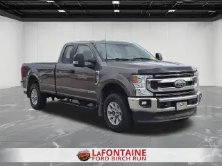 Ford F-250 Super Duty 2022 4x4 XLT 4puertas SuperCab con cama de 6.8 ft.