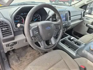 Ford F-250 Super Duty 2022 4x4 XLT 4puertas SuperCab con cama de 6.8 ft.