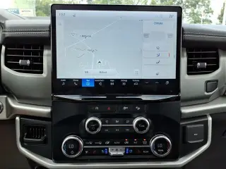 Ford Expedition 2024 4x4 XLT SUV de 4 puertas