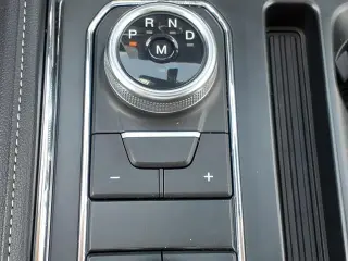 Ford Expedition 2024 4x4 XLT SUV de 4 puertas