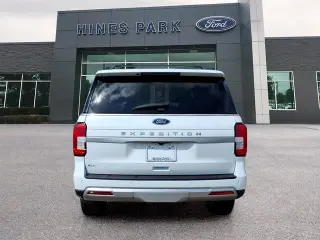 Ford Expedition 2024 4x4 XLT SUV de 4 puertas