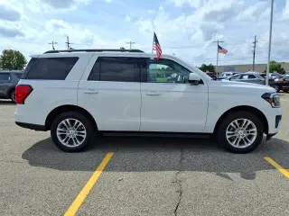 Ford Expedition 2024 4x4 XLT SUV de 4 puertas
