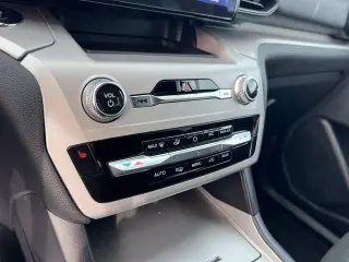 Ford Explorer 2024 AWD XLT SUV de 4 puertas