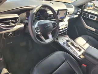 Ford Explorer 2023 XLT SUV de 4 puertas
