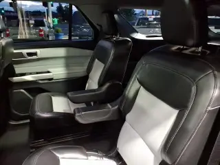 Ford Explorer 2022 AWD XLT SUV de 4 puertas