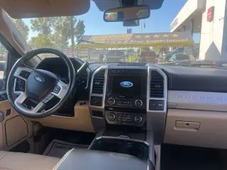 Ford F-250 Super Duty 2018 4x2 Lariat 4 puertas Cabina Doble Caja Corta de 6.8 pies Pickup