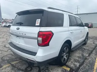 Ford Expedition 2024 4x2 XLT SUV de 4 puertas