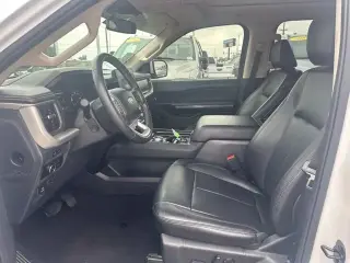 Ford Expedition 2024 4x2 XLT SUV de 4 puertas