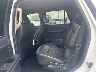 Ford Expedition 2024 4x2 XLT SUV de 4 puertas