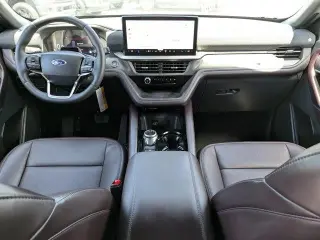 Ford Explorer 2026 Platinum SUV de 4 puertas