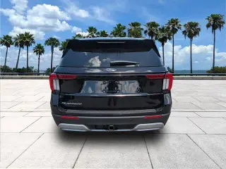 Ford Explorer 2026 Platinum SUV de 4 puertas