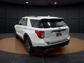 Ford Explorer 2023 AWD XLT SUV de 4 puertas
