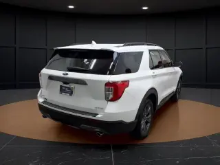 Ford Explorer 2023 AWD XLT SUV de 4 puertas