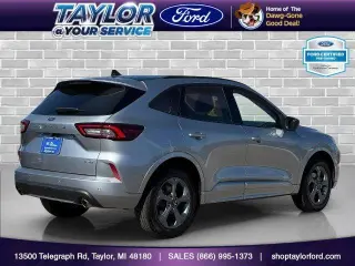 Ford Escape 2024 SUV de 4 puertas ST-Line con tracción en las cuatro ruedas (AWD)