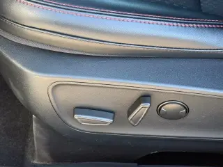 Ford Escape 2024 SUV de 4 puertas ST-Line con tracción en las cuatro ruedas (AWD)