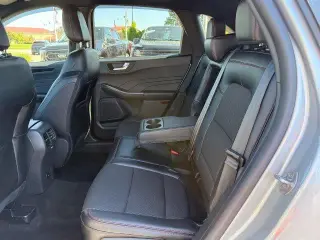 Ford Escape 2024 SUV de 4 puertas ST-Line con tracción en las cuatro ruedas (AWD)