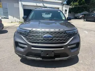 Ford Explorer 2023 AWD XLT SUV de 4 puertas