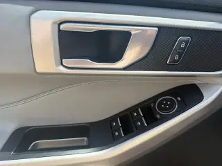 Ford Explorer 2023 AWD XLT SUV de 4 puertas