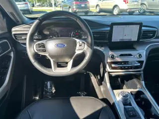 Ford Explorer 2023 AWD XLT SUV de 4 puertas