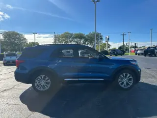 Ford Explorer 2023 AWD XLT SUV de 4 puertas