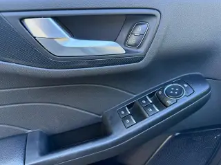 Ford Escape 2024 SUV de 4 puertas ST-Line con tracción en las cuatro ruedas (AWD)