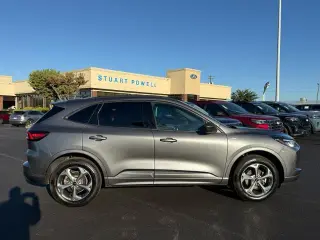 Ford Escape 2024 SUV de 4 puertas ST-Line con tracción en las cuatro ruedas (AWD)