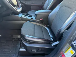 Ford Escape 2024 SUV de 4 puertas ST-Line con tracción en las cuatro ruedas (AWD)