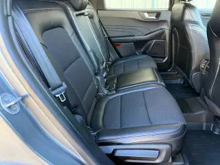 Ford Escape 2024 SUV de 4 puertas ST-Line con tracción en las cuatro ruedas (AWD)