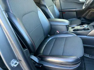 Ford Escape 2024 SUV de 4 puertas ST-Line con tracción en las cuatro ruedas (AWD)