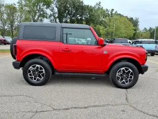 Ford Bronco 2022 4x4 Outer Banks SUV de 2 puertas