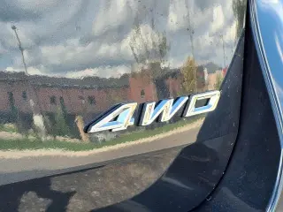 Ford Explorer 2023 AWD Limited 4dr SUV En español