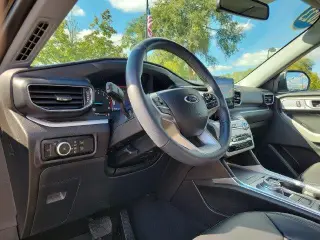 Ford Explorer 2023 AWD XLT SUV de 4 puertas