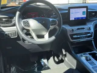Ford Explorer 2023 XLT SUV de 4 puertas