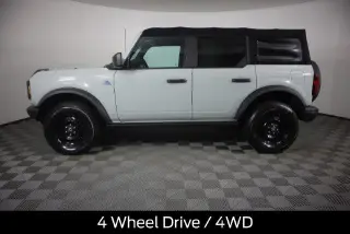 Ford Bronco 2022 4x4 Black Diamond 4dr SUV