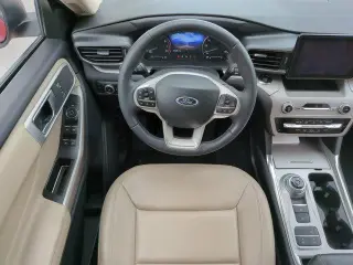 Ford Explorer 2023 XLT SUV de 4 puertas
