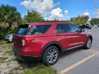 Ford Explorer 2023 XLT SUV de 4 puertas
