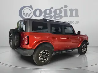 Ford Bronco 2023 4x4 Outer Banks SUV de 4 puertas