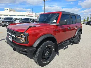 Ford Bronco 2024 4x4 Black Diamond SUV de 4 puertas